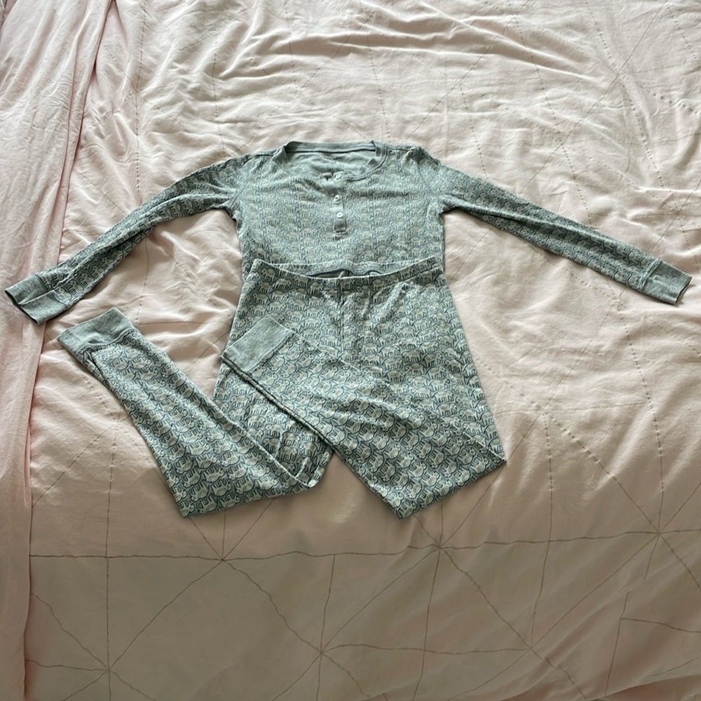 Roller Rabbit kids pajamas set - size 10 - grey with elephants - gently used